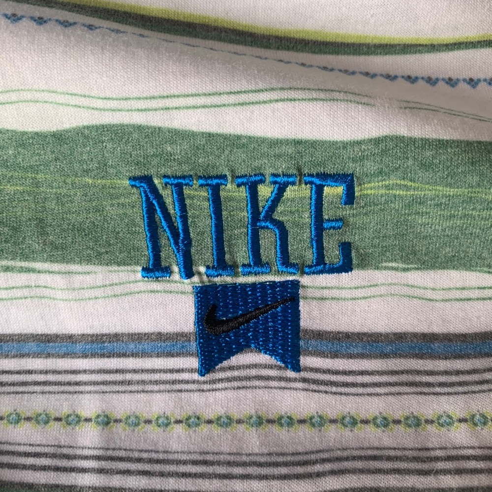 Nike Long Sleeved T-Shirt w/ Hood - Picture 2 of 4